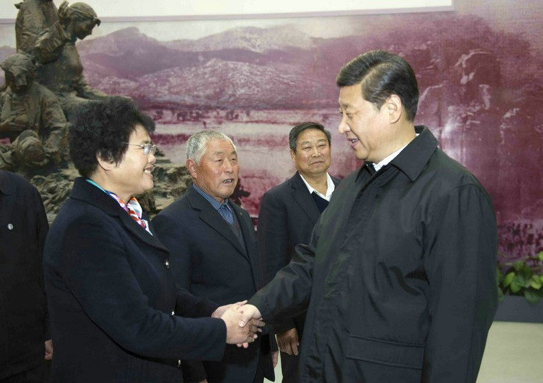 金永公司牵手青岛市民举办《喜庆建党一百年，跟着红嫂绣党旗》活动(图1)