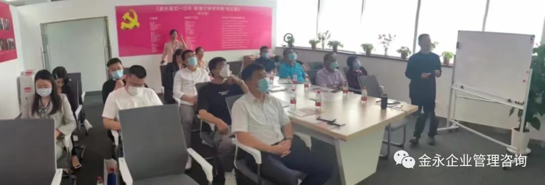 仨家长明知它的兽性，却还订“娃娃亲”。鸡鸭鹅也行，咋了这是？(图2)